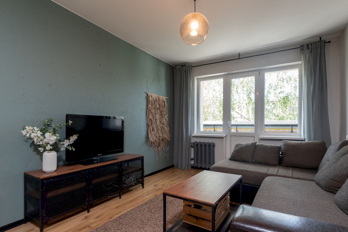 Tallinn, Mustamäe linnaosa, Ehitajate tee 15