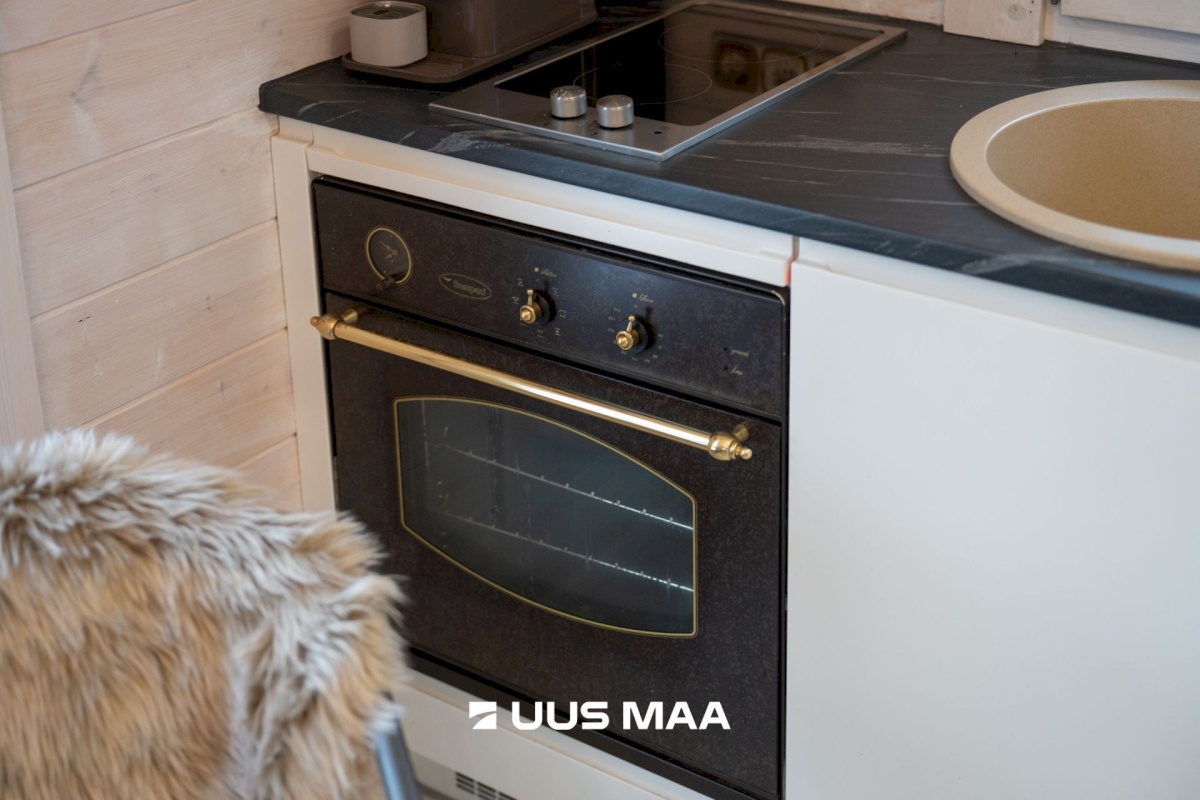 Lääne-Nigula vald, Elbiku küla/Ölbäck, Roosta tee Johanna