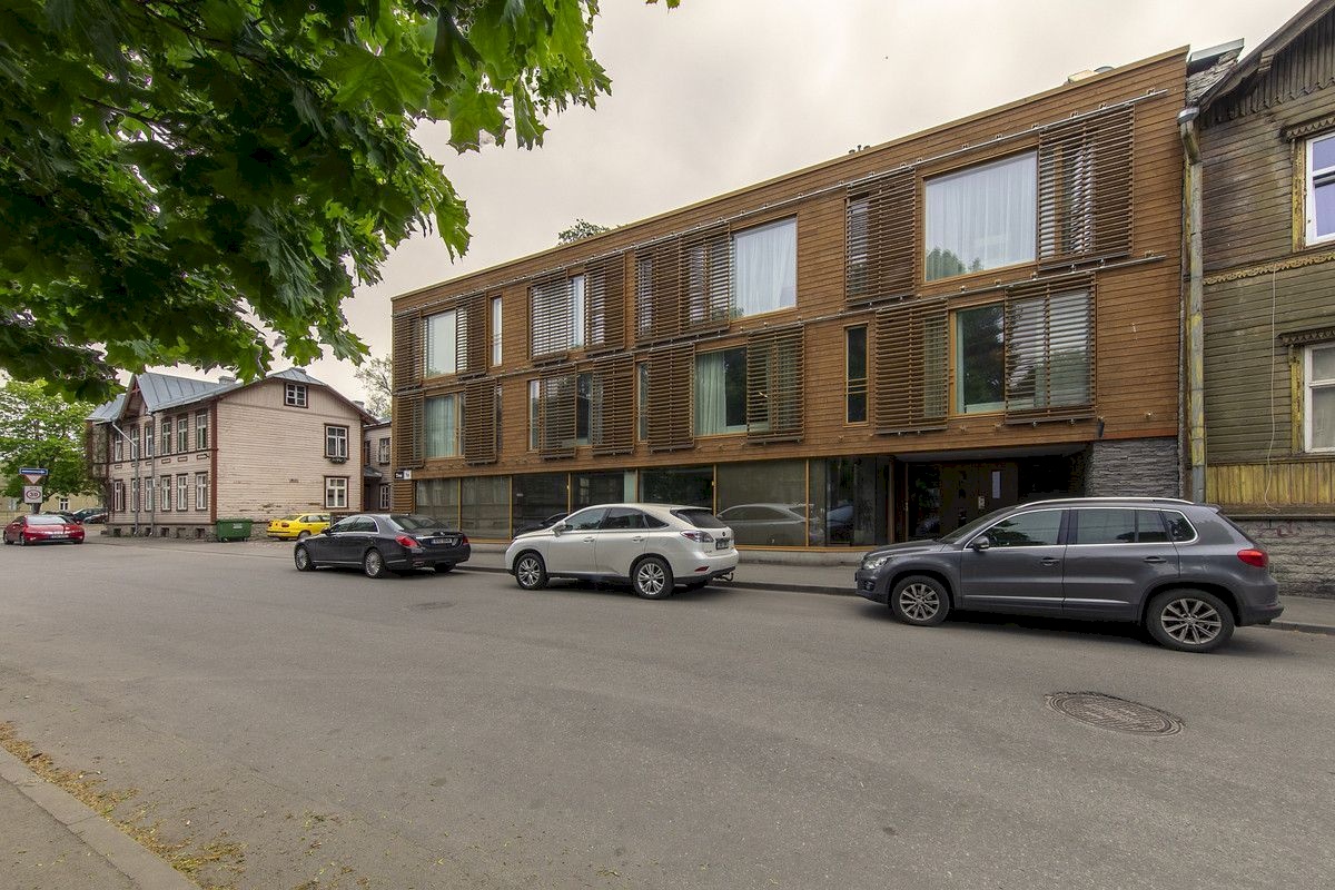 Tallinn, Kesklinna linnaosa, Kadriorg, Tina 1a