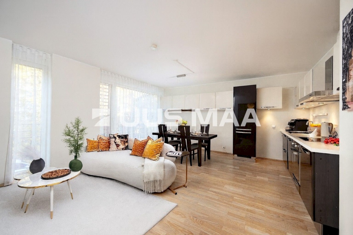 Tallinn, Kesklinna linnaosa, Kadriorg, Tina 1a