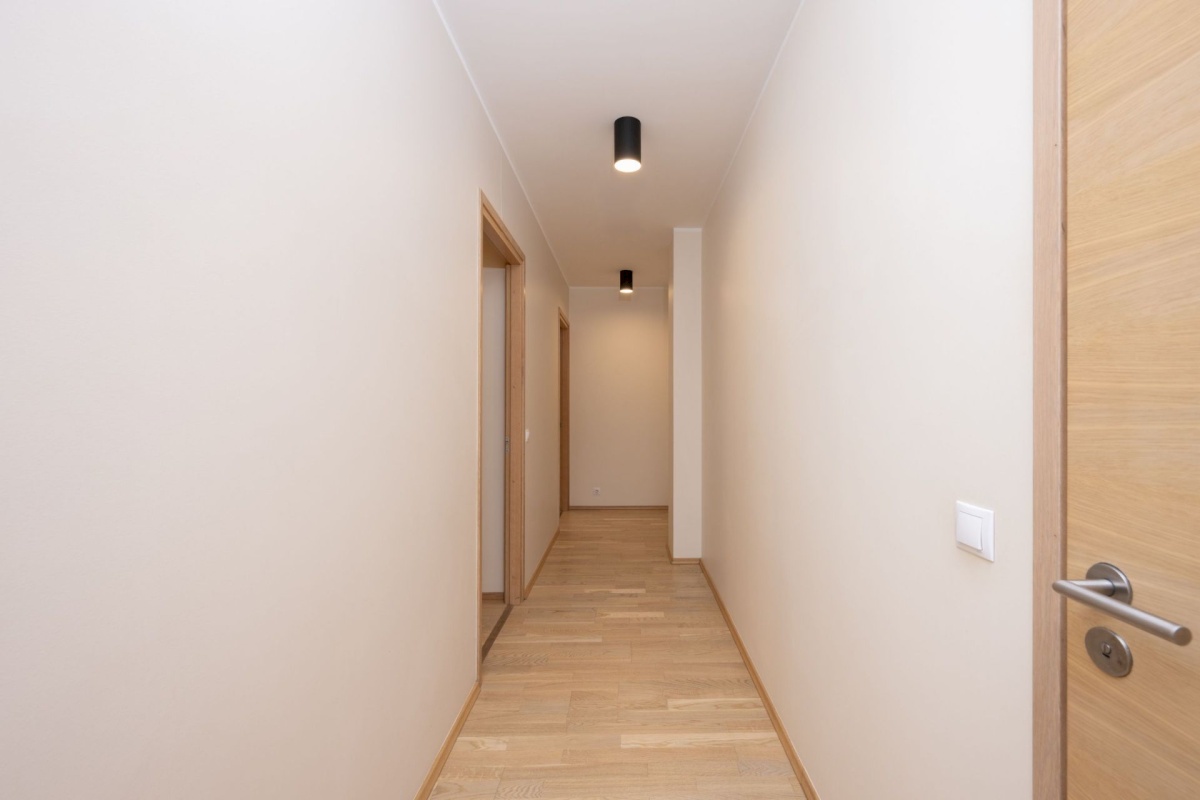 Tallinn, Kesklinna linnaosa, Kadriorg, Tina 1a