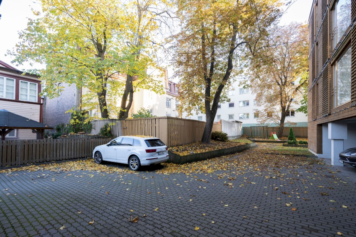 Tallinn, Kesklinna linnaosa, Kadriorg, Tina 1a