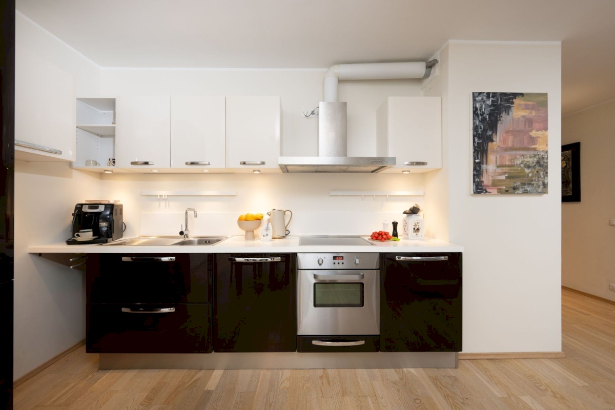 Tallinn, Kesklinna linnaosa, Kadriorg, Tina 1a