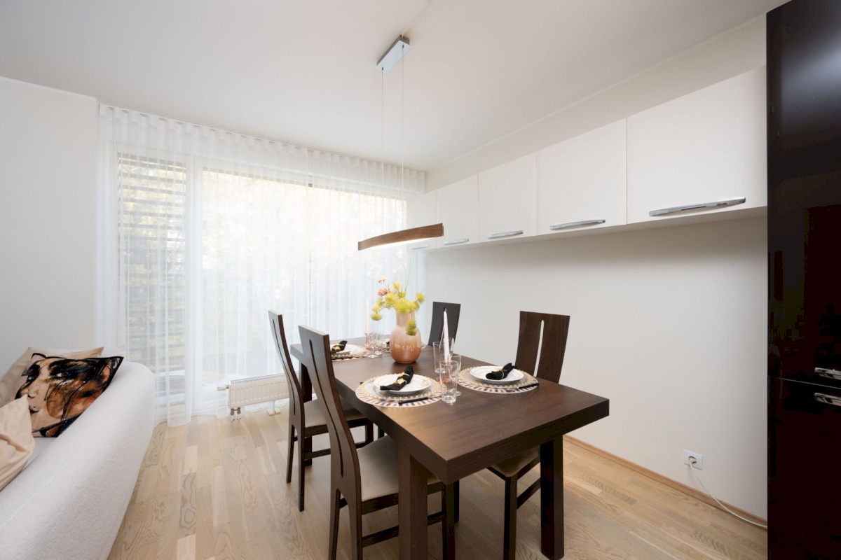 Tallinn, Kesklinna linnaosa, Kadriorg, Tina 1a