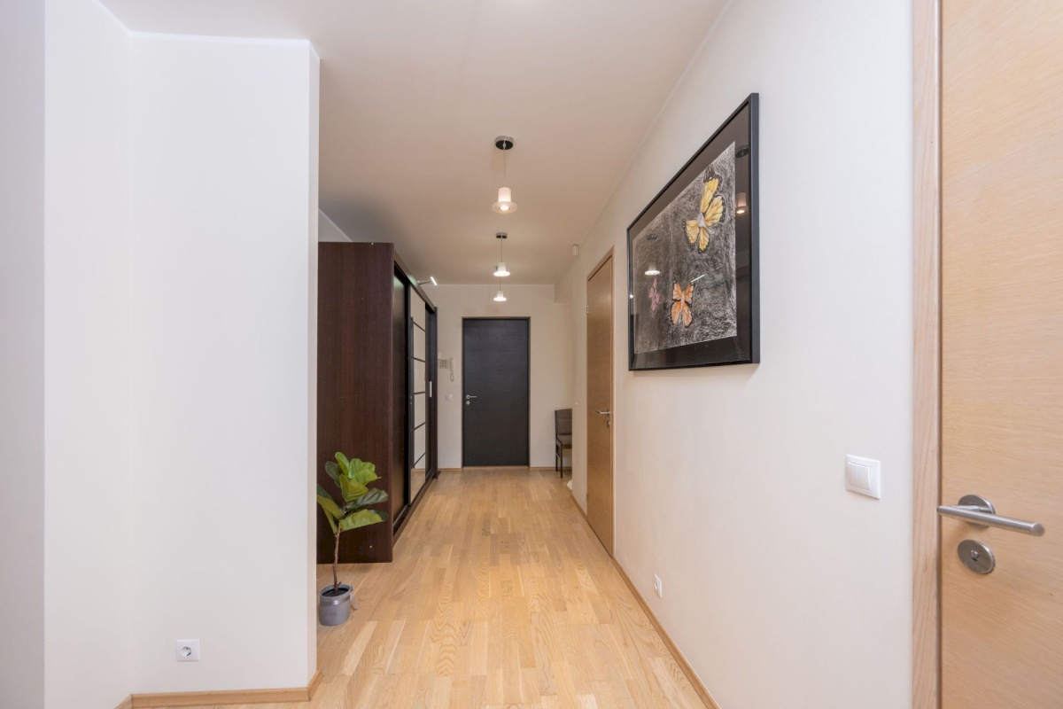 Tallinn, Kesklinna linnaosa, Kadriorg, Tina 1a