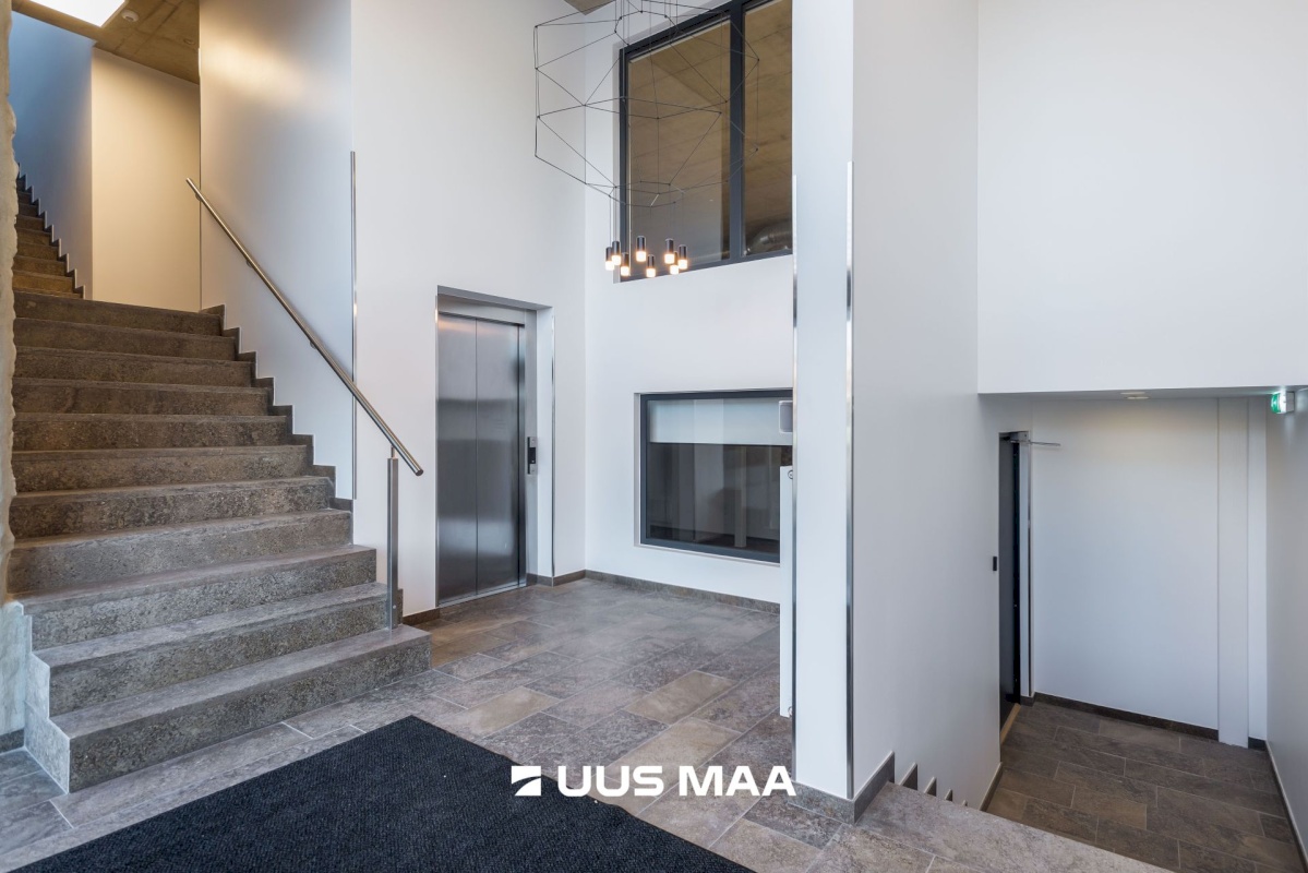 Tallinn, Kesklinna linnaosa, Lootsi 8