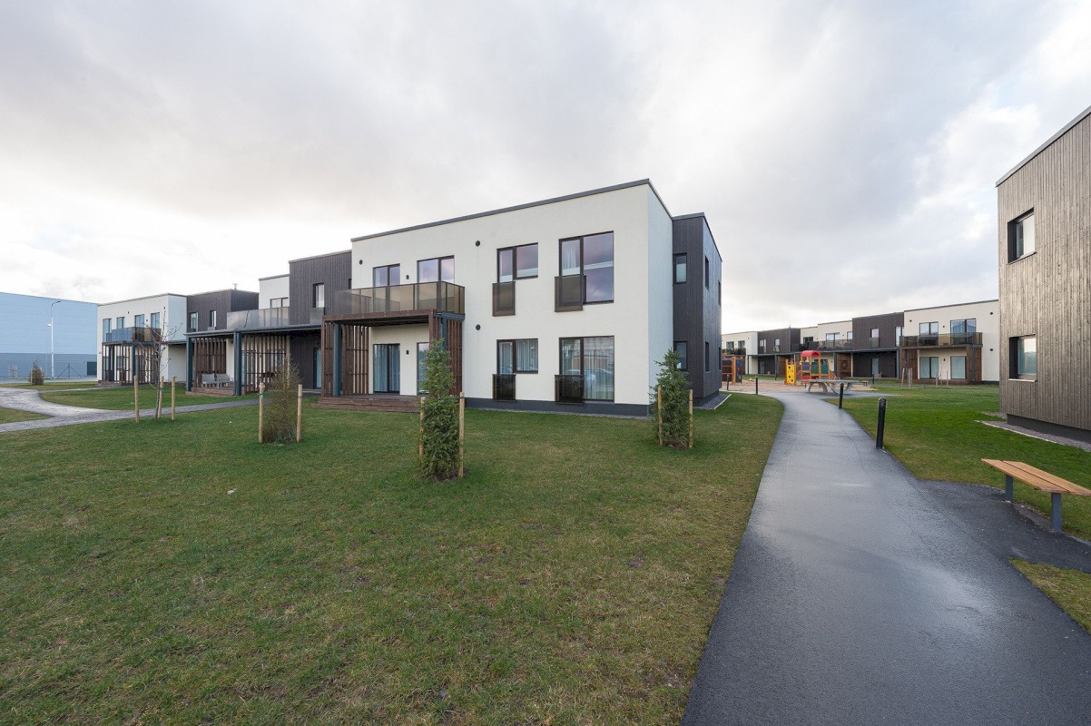 Rae vald, Peetri alevik, Sinilille tee 2/3