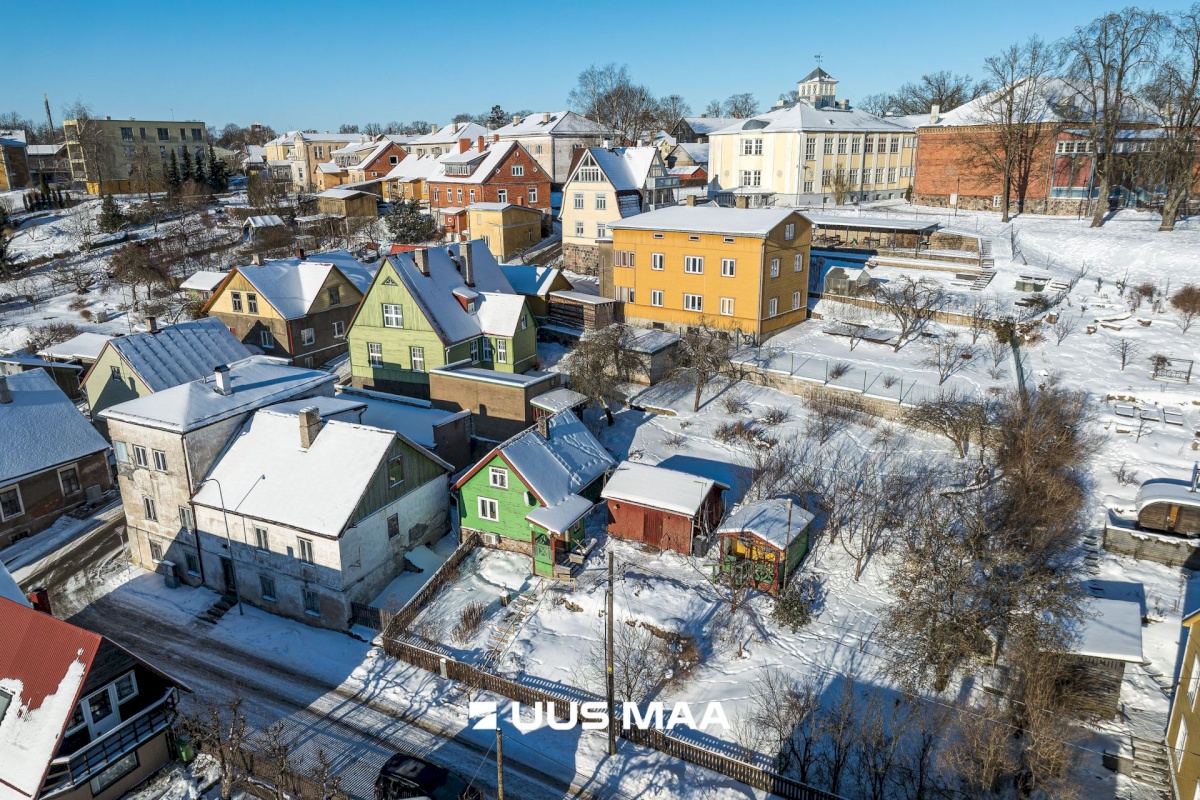 Viljandi linn, Kesklinn, Põllu tn 1