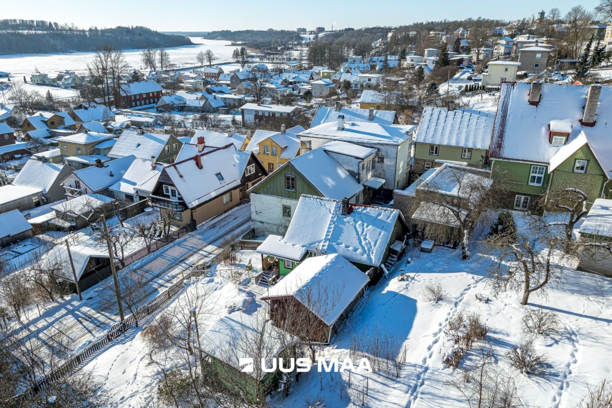 Viljandi linn, Kesklinn, Põllu tn 1