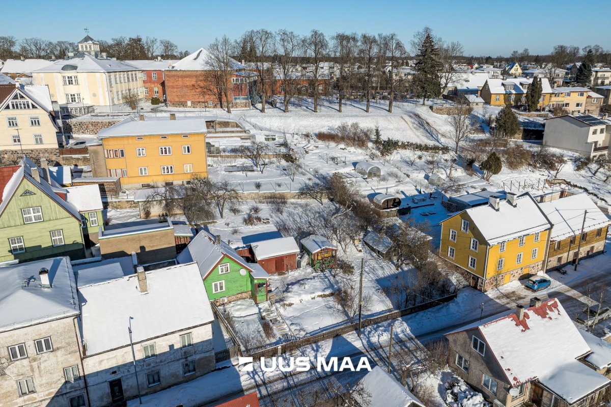 Viljandi linn, Kesklinn, Põllu tn 1