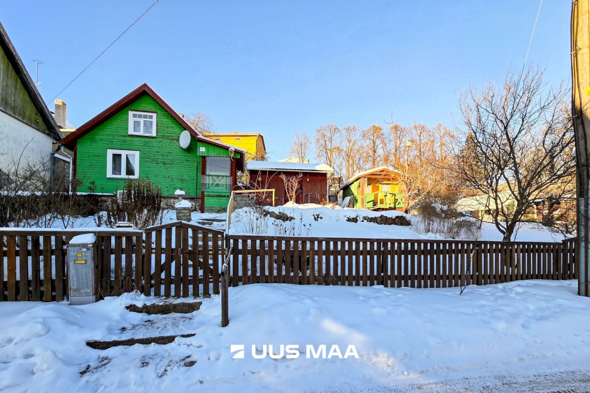 Viljandi linn, Kesklinn, Põllu tn 1