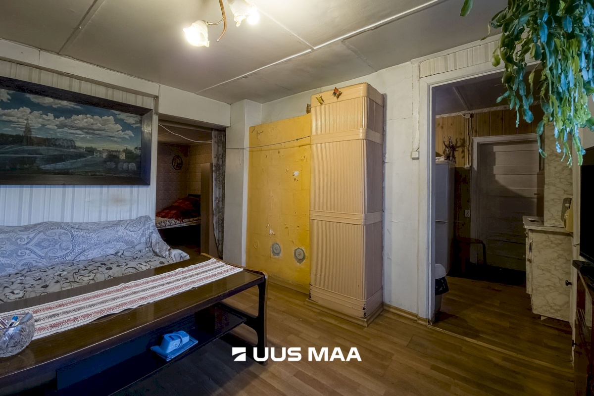 Viljandi linn, Kesklinn, Põllu tn 1