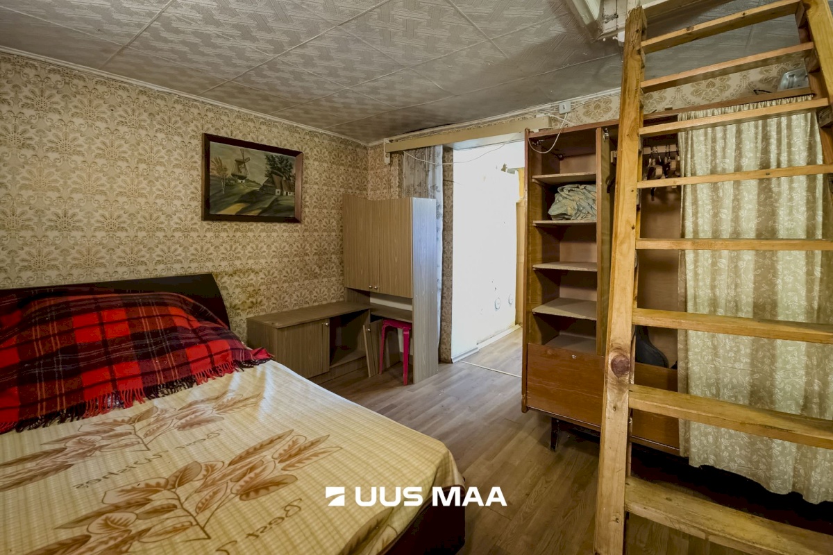 Viljandi linn, Kesklinn, Põllu tn 1