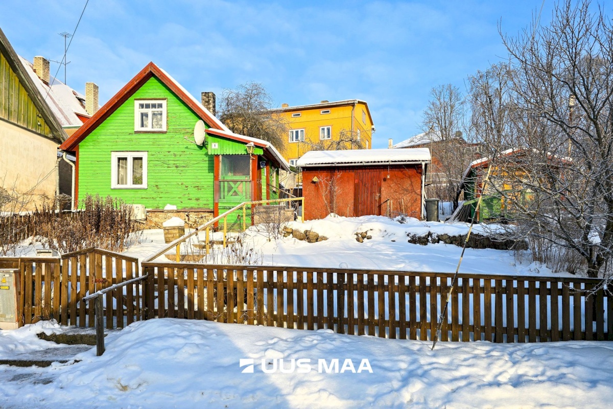 Viljandi linn, Kesklinn, Põllu tn 1