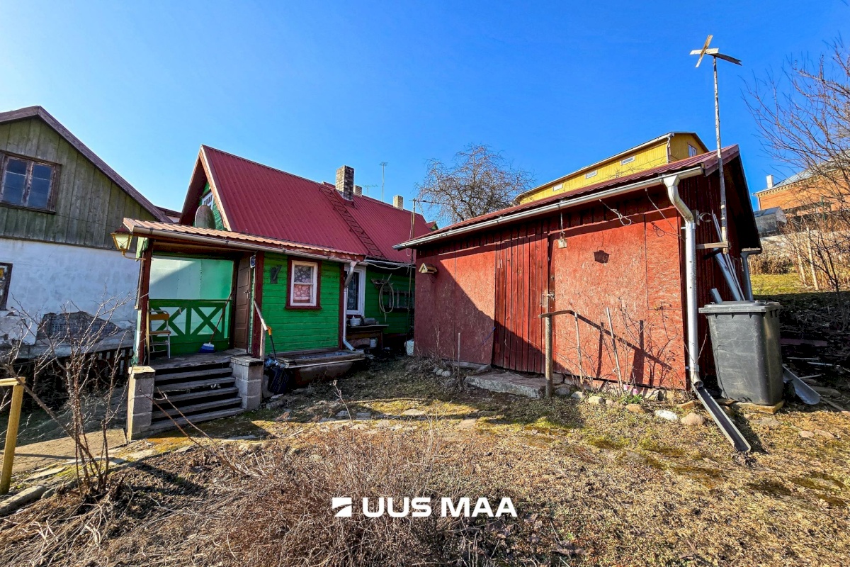 Viljandi linn, Kesklinn, Põllu tn 1