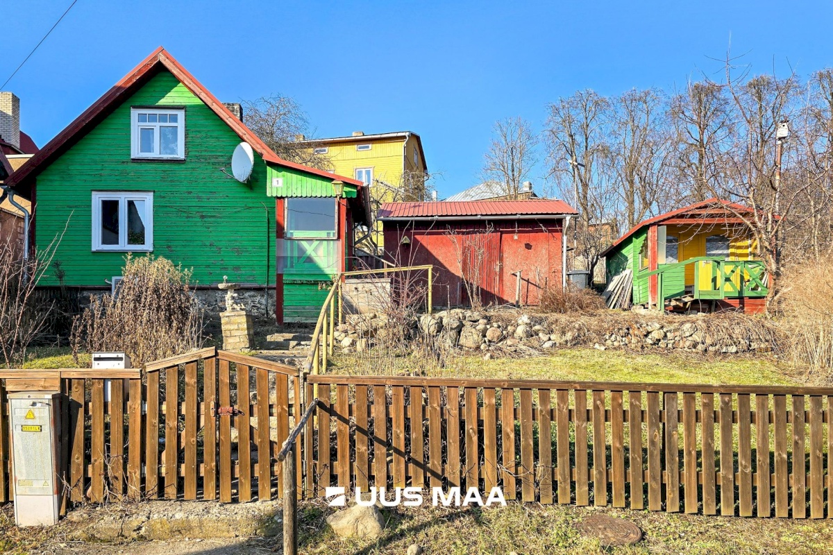 Viljandi linn, Kesklinn, Põllu tn 1