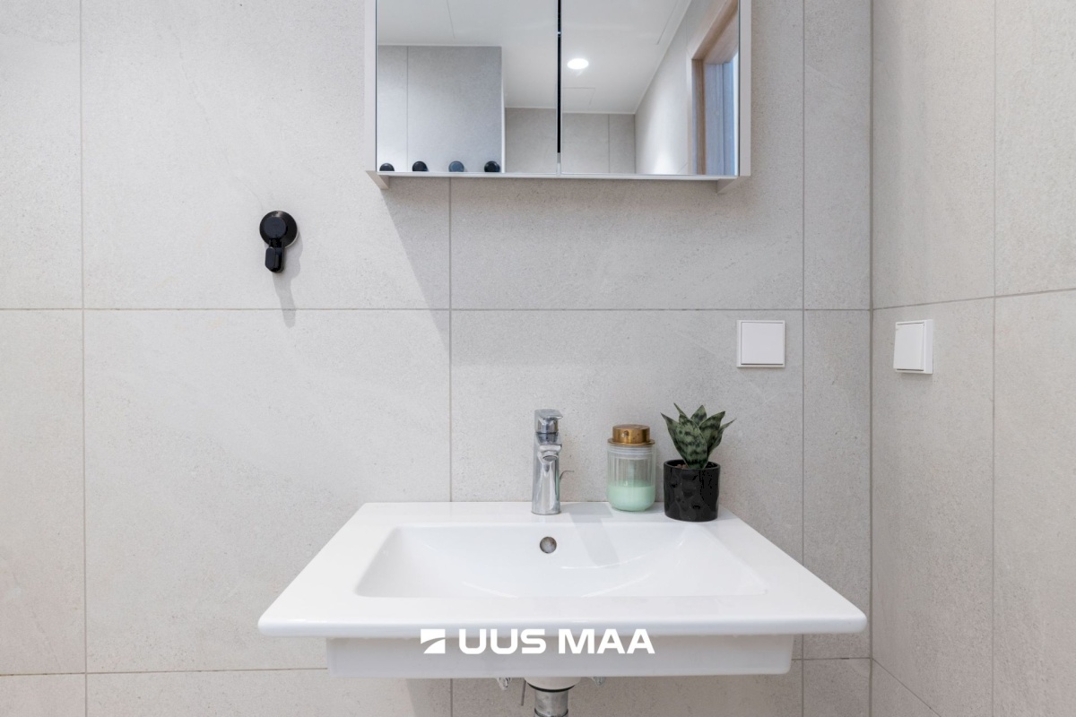 Tallinn, Kesklinna linnaosa, Kitseküla, Pärnu mnt 137