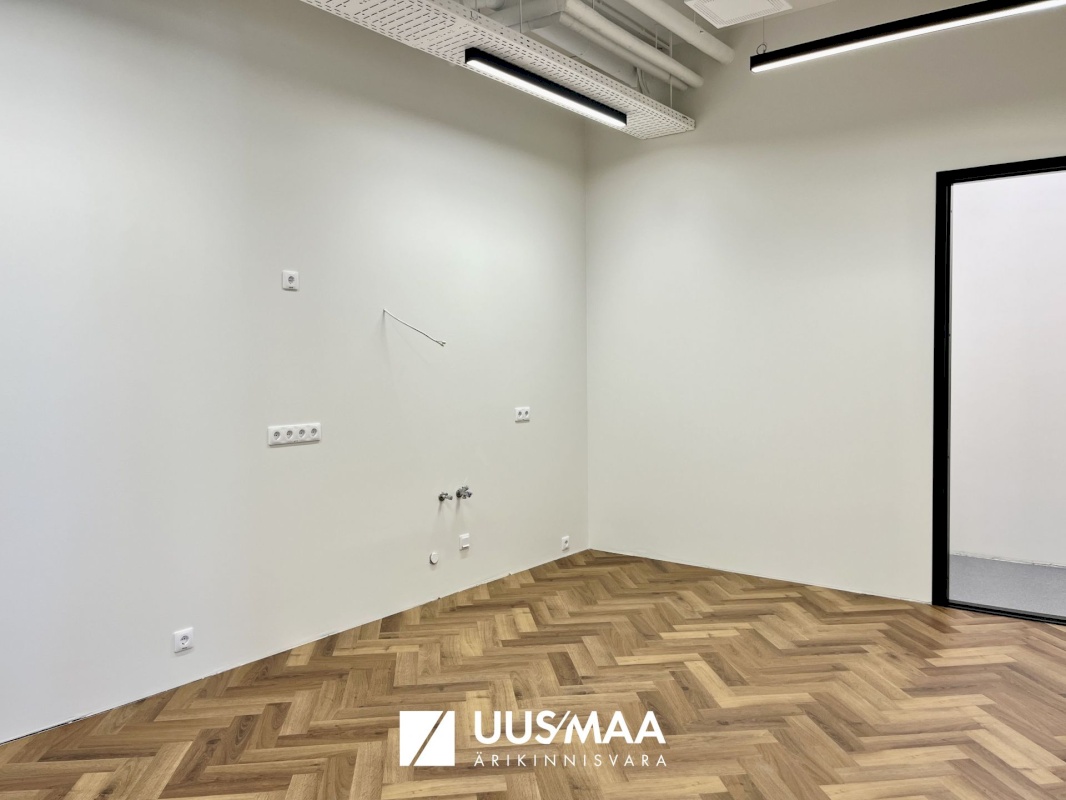 Tallinn, Mustamäe linnaosa, Mäealuse 2/4