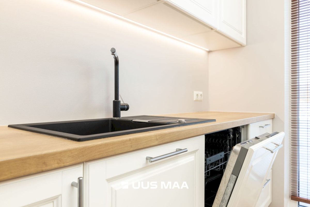 Rae vald, Rae küla, Väike-Rae tee 11