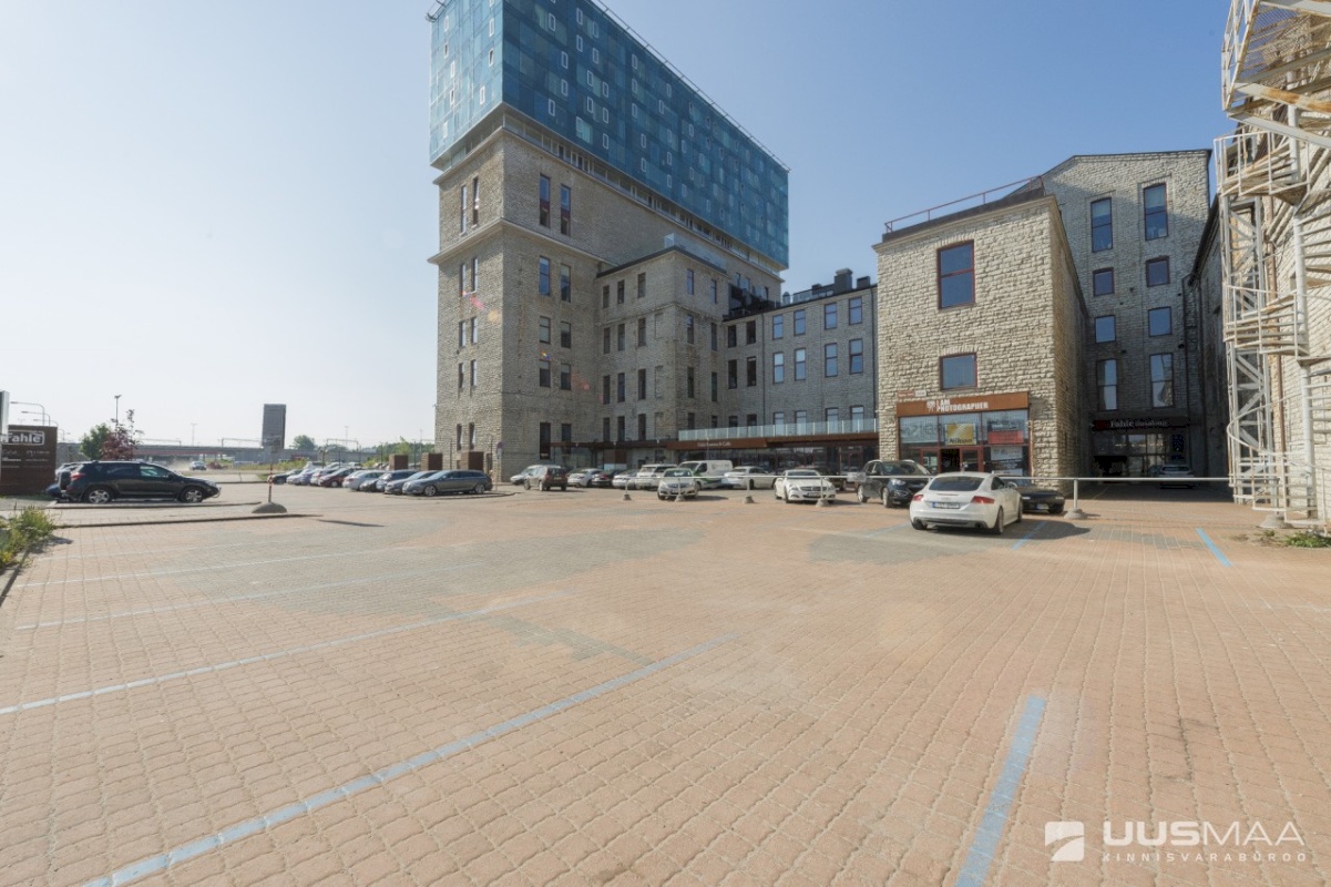 Tallinn, Kesklinna linnaosa, Ülemistejärve, Tartu mnt 84a