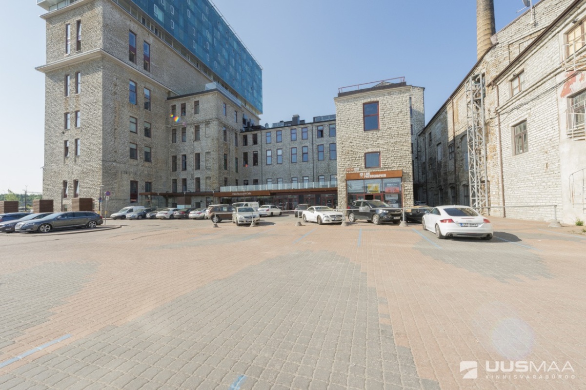 Tallinn, Kesklinna linnaosa, Ülemistejärve, Tartu mnt 84a