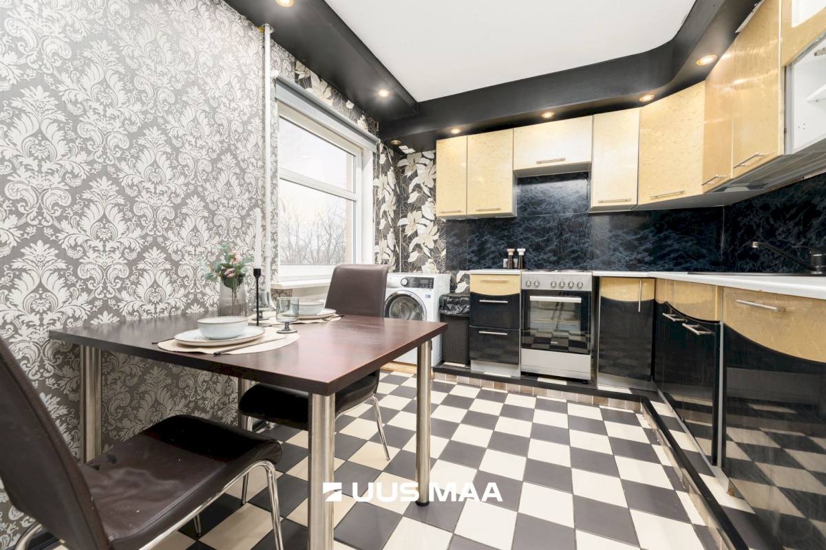 Lääne-Harju vald, Paldiski linn, Peetri 28