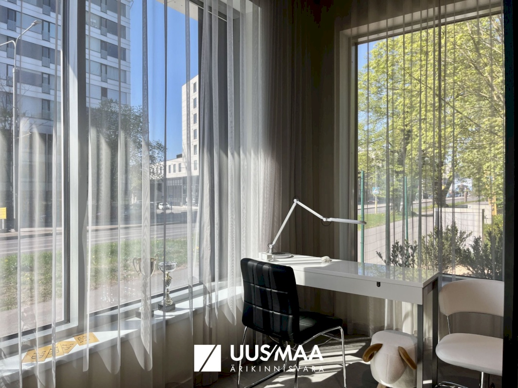 Tallinn, Kesklinna linnaosa, Pärnu mnt 129b