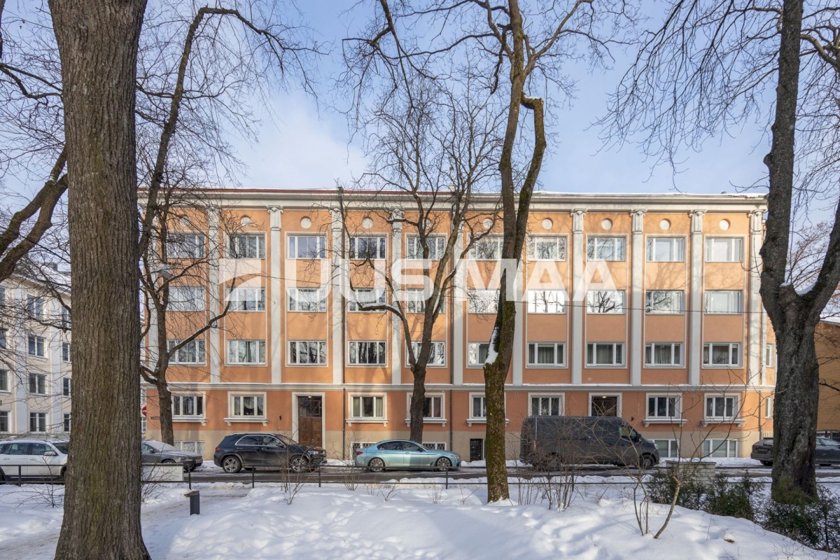 Tallinn, Kesklinna linnaosa, Kadriorg, L. Koidula 3