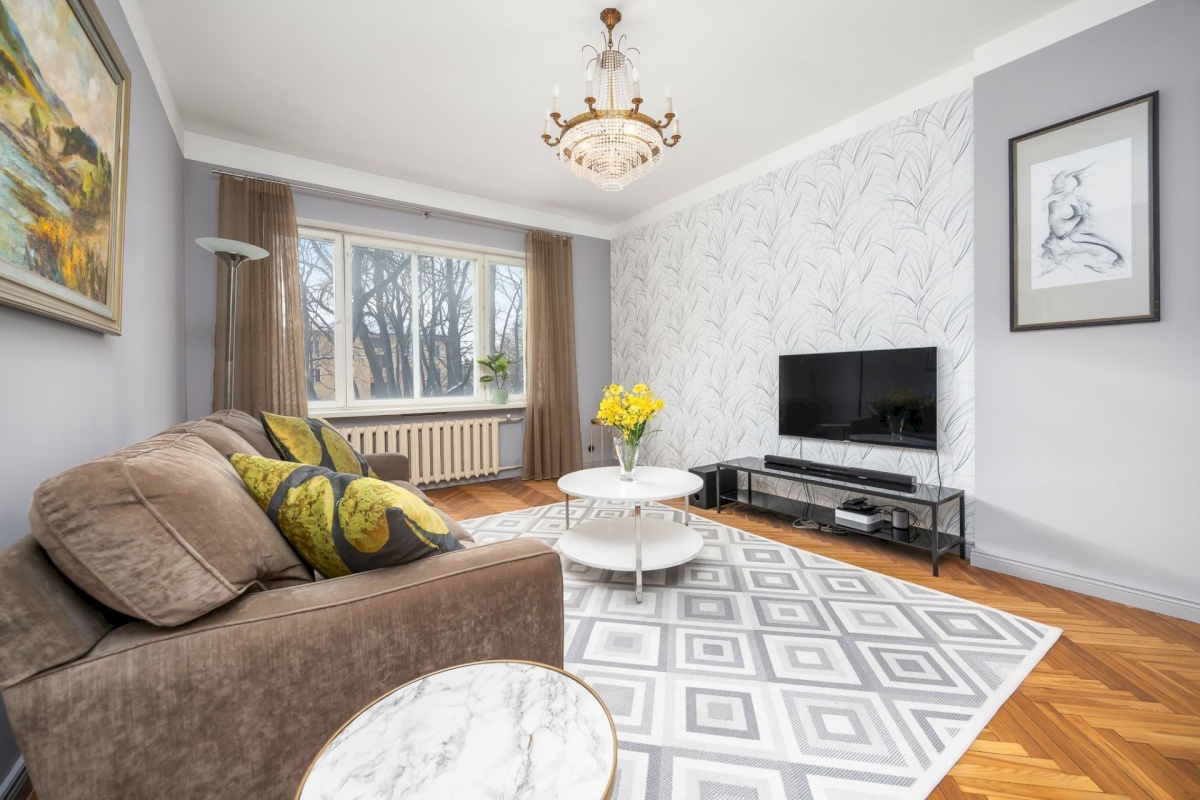 Tallinn, Kesklinna linnaosa, Kadriorg, L. Koidula 3