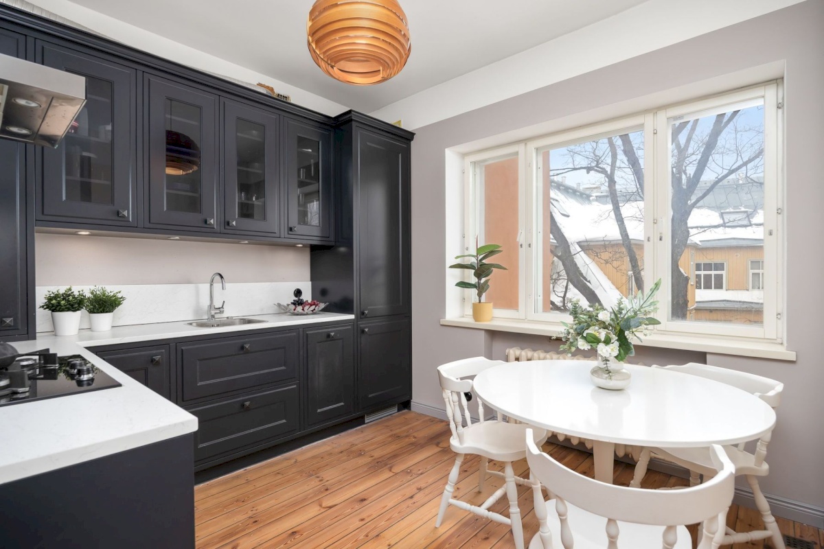 Tallinn, Kesklinna linnaosa, Kadriorg, L. Koidula 3