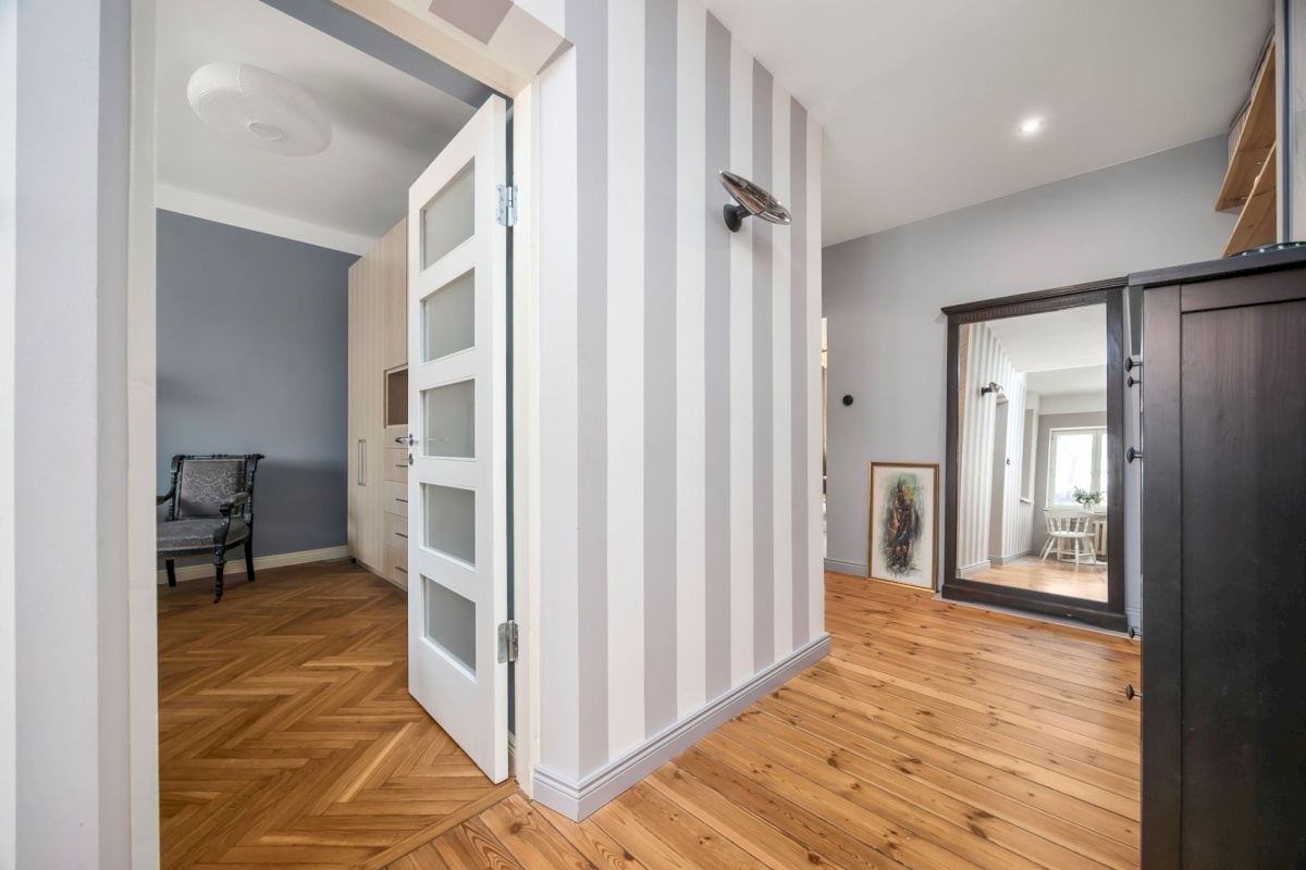 Tallinn, Kesklinna linnaosa, Kadriorg, L. Koidula 3