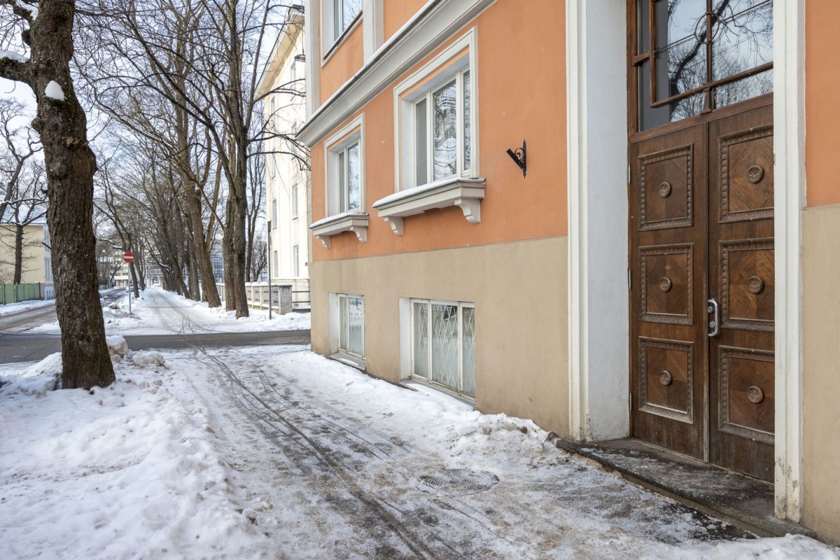 Tallinn, Kesklinna linnaosa, Kadriorg, L. Koidula 3