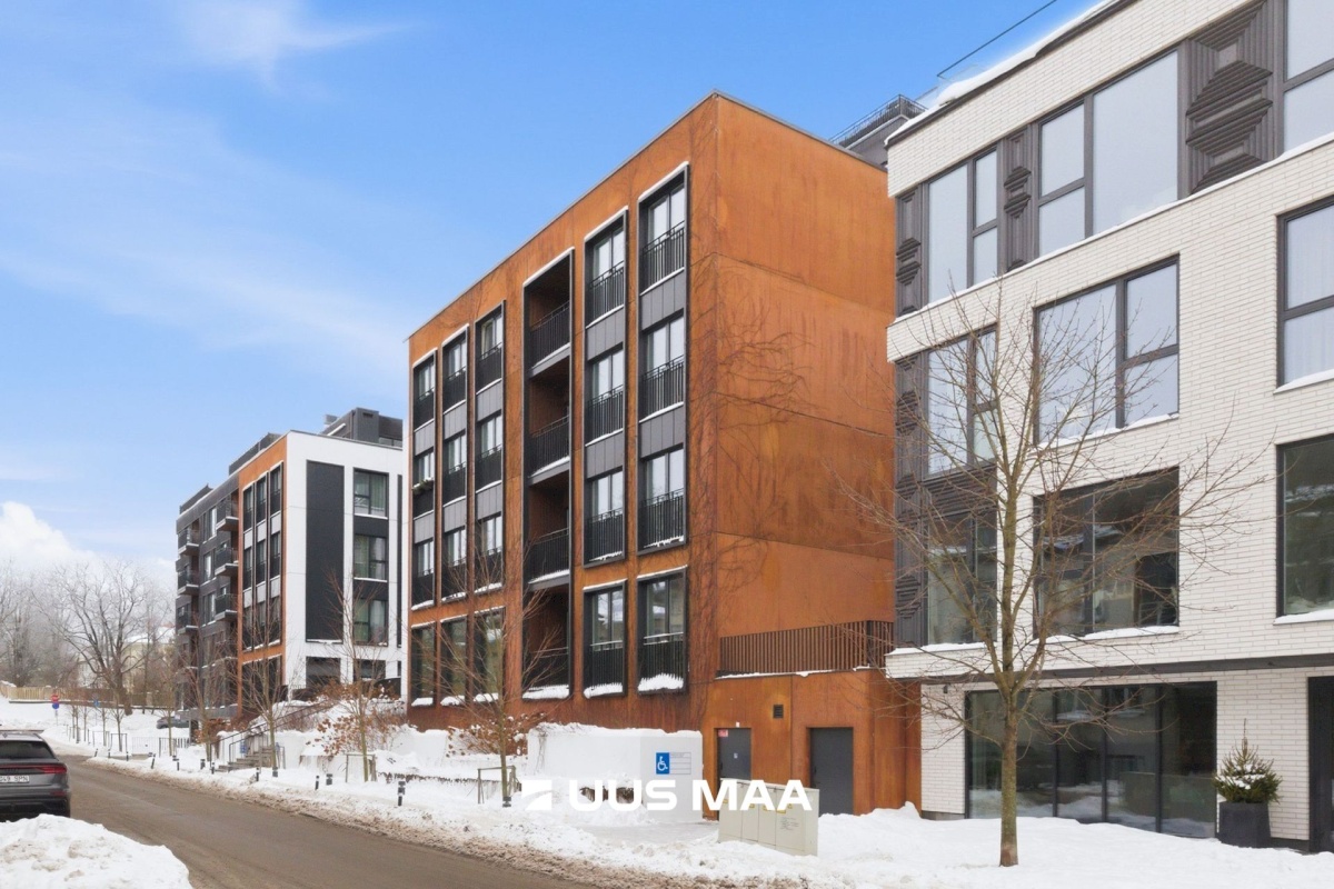 Tallinn, Kesklinna linnaosa, Uus Maailm, Toom-Kuninga 15