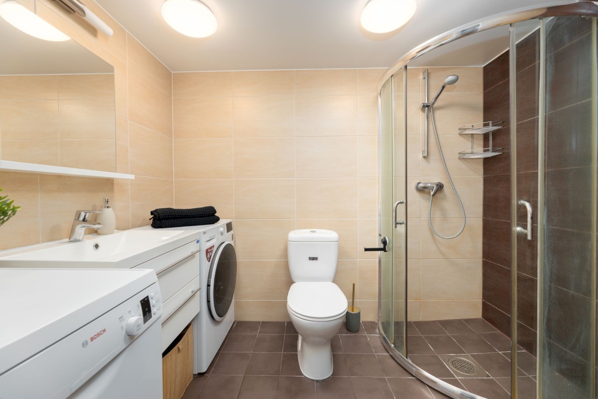 Tallinn, Kesklinna linnaosa, Pallasti 16