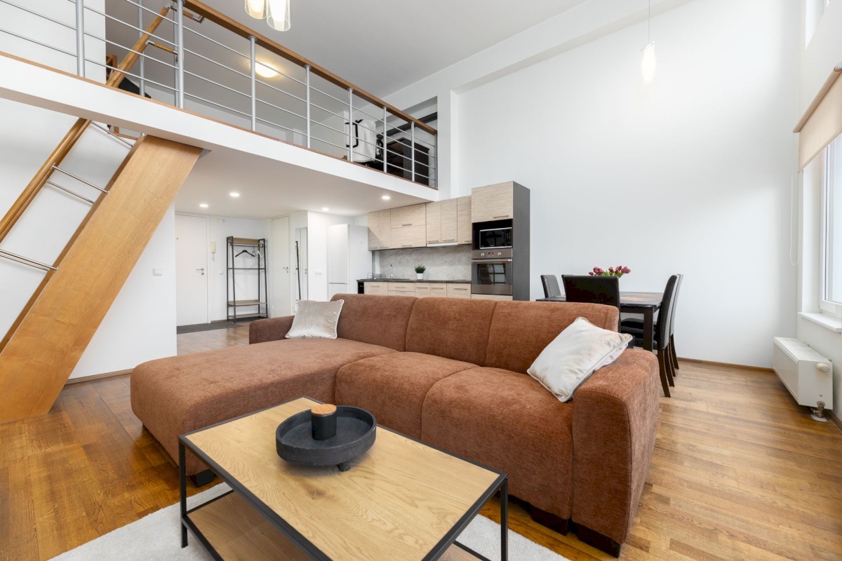 Tallinn, Kesklinna linnaosa, Pallasti 16