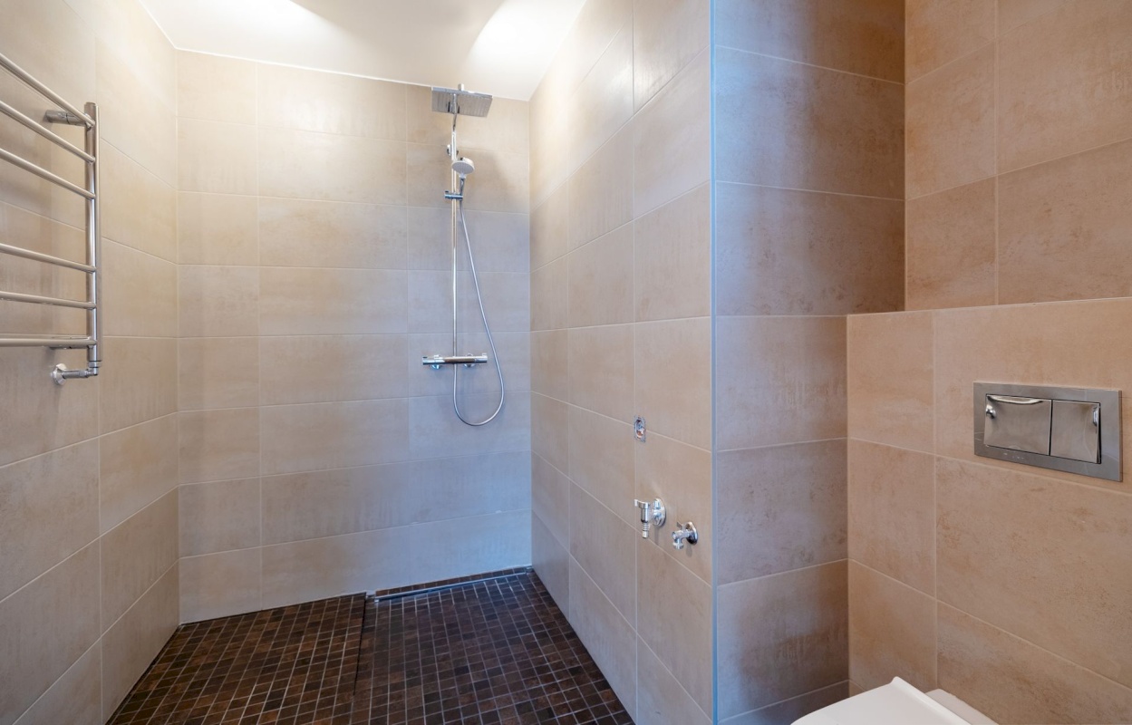 Tallinn, Kesklinna linnaosa, Madalmaa 1