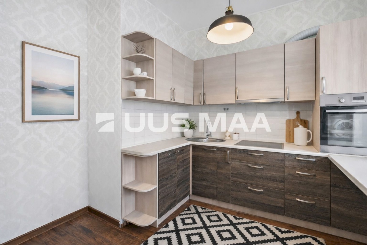 Maardu linn, Karjääri tn 9