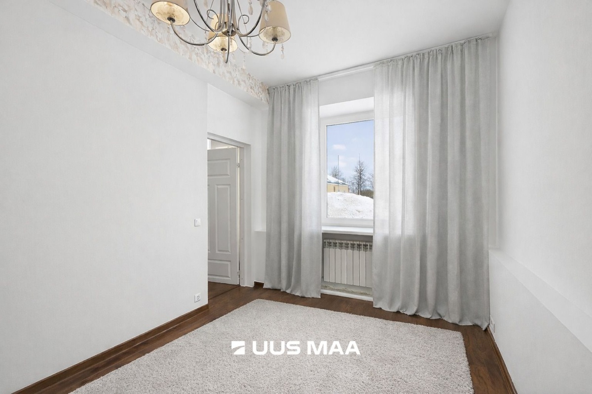 Maardu linn, Karjääri tn 9