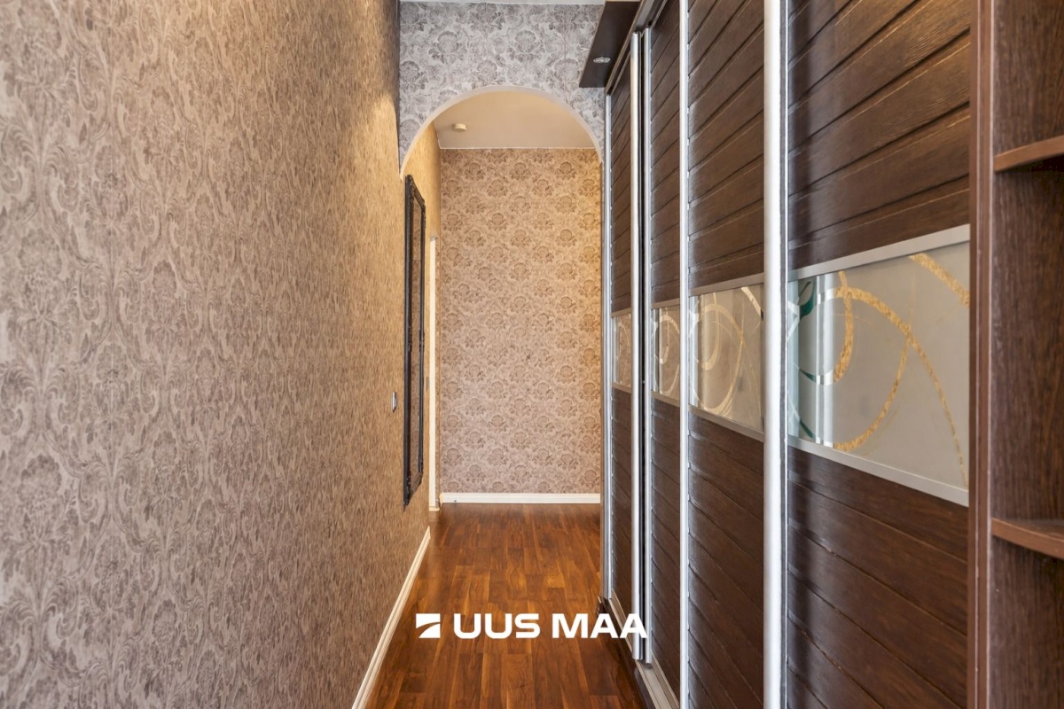 Maardu linn, Karjääri tn 9