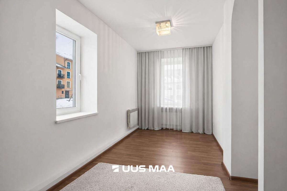 Maardu linn, Karjääri tn 9