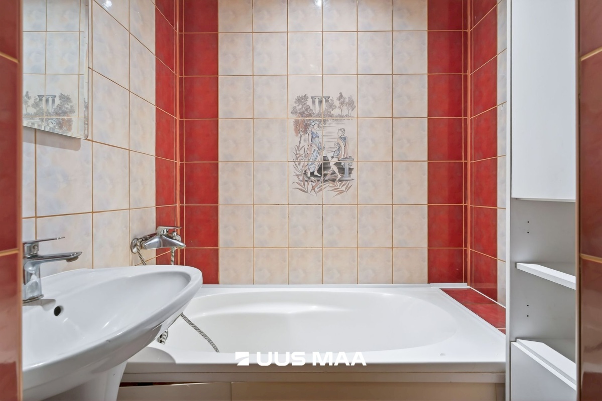 Maardu linn, Karjääri tn 9