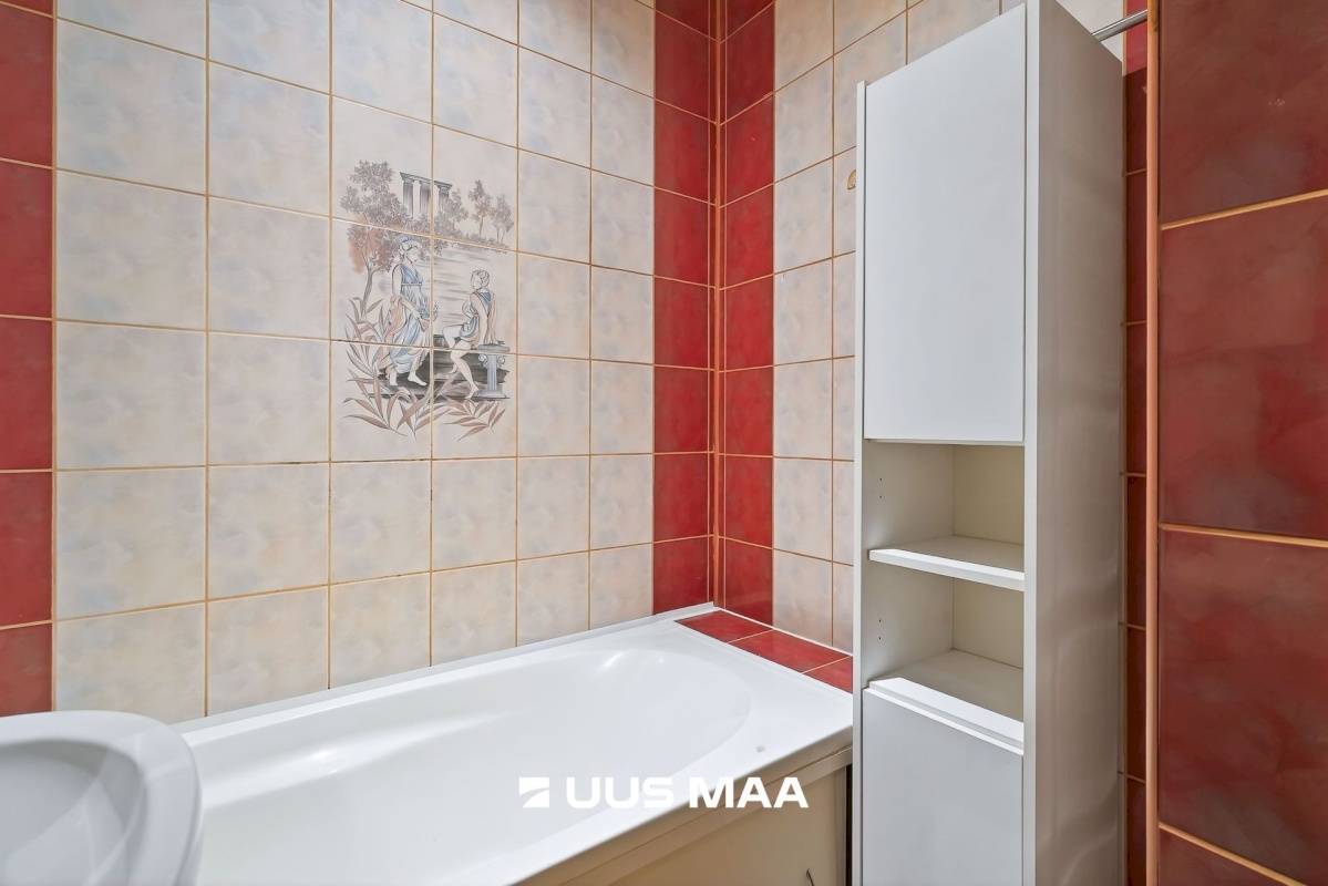 Maardu linn, Karjääri tn 9