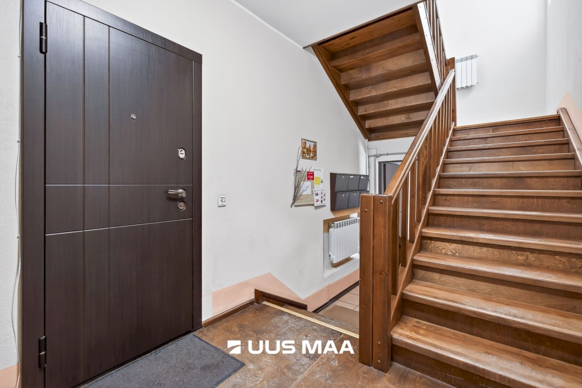 Maardu linn, Karjääri tn 9