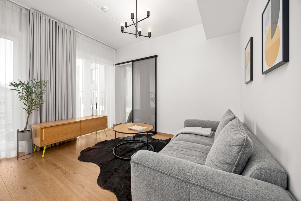 Tallinn, Kesklinna linnaosa, Uus Maailm, Toom-Kuninga 15