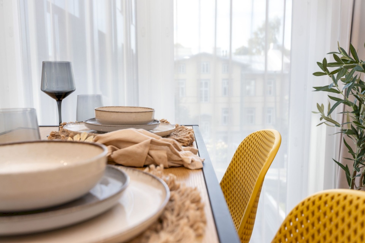 Tallinn, Kesklinna linnaosa, Uus Maailm, Toom-Kuninga 15