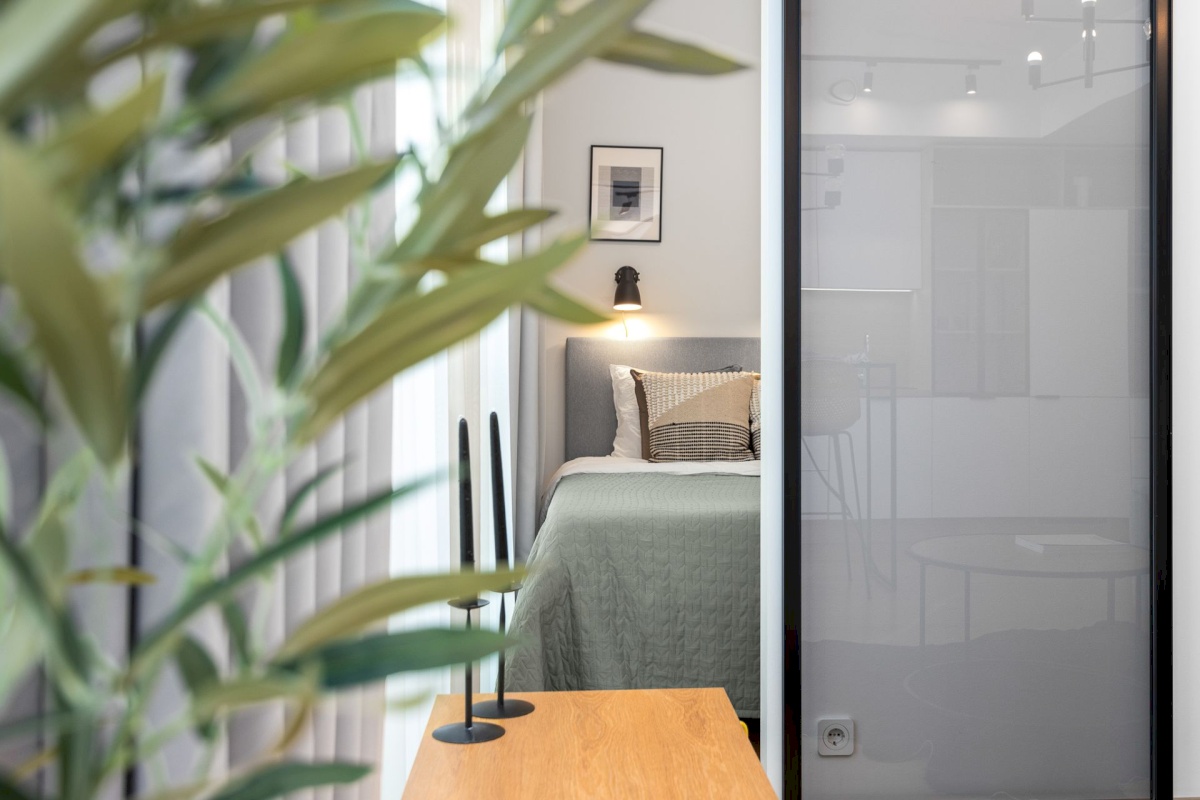 Tallinn, Kesklinna linnaosa, Uus Maailm, Toom-Kuninga 15