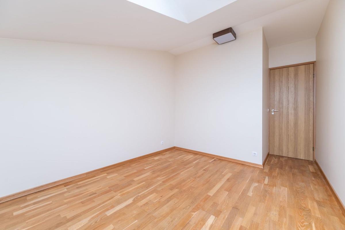 Tallinn, Lasnamäe linnaosa, Peterburi tee 4