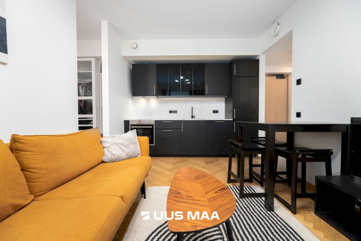 Tallinn, Kesklinna linnaosa, Uus Maailm, Toom-Kuninga tn 15