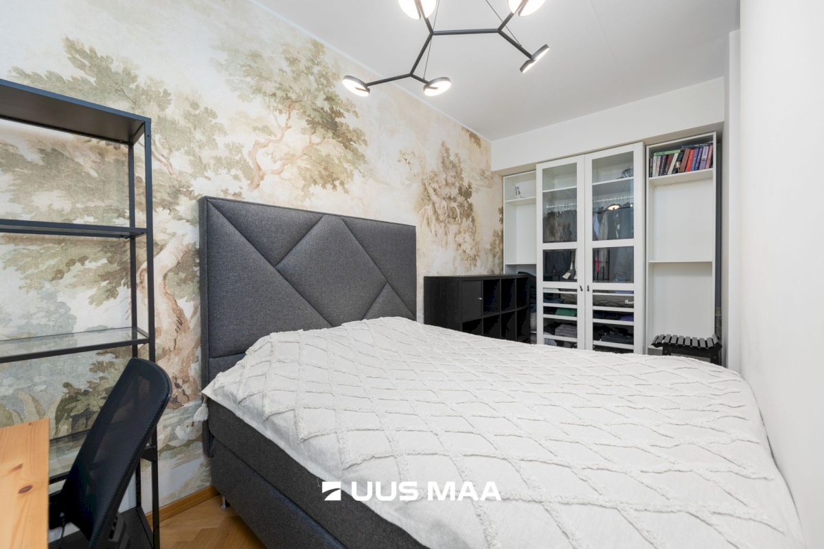 Tallinn, Kesklinna linnaosa, Uus Maailm, Toom-Kuninga tn 15