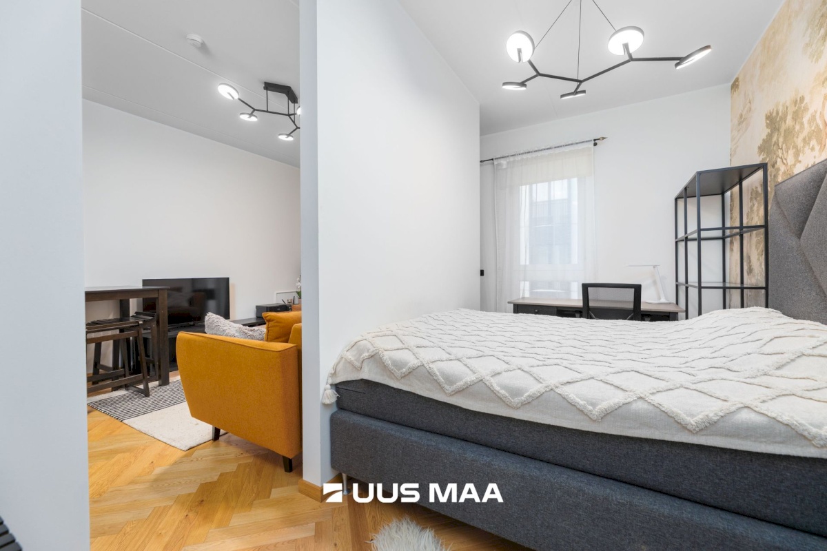 Tallinn, Kesklinna linnaosa, Uus Maailm, Toom-Kuninga tn 15